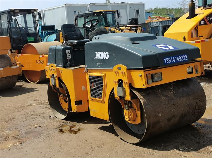 壓路機(jī)出租臺(tái)班